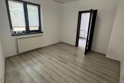Casă individuală pentru birouri , 4 camere ,4 locuri de parcare - 10