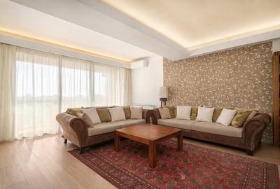 Apartament cu 4 camere semidecomandat în Pipera