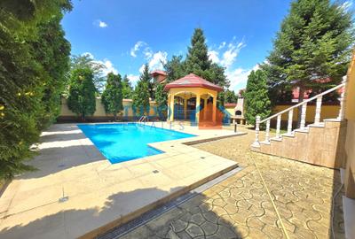 Casă individuală cu 11 camere în Pipera