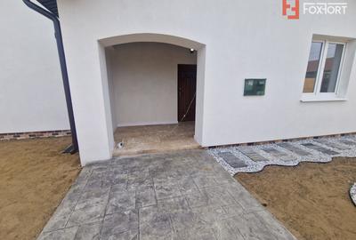 Casa individuala de vanzare cu 3 camere si teren de 710 mp - Izvin - 18