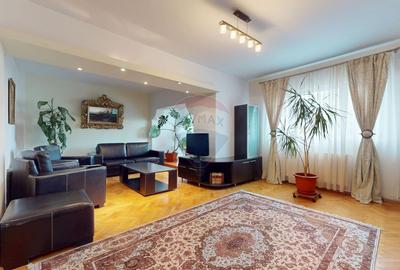 Apartament cu 3 camere decomandat, mobilat în Calea București