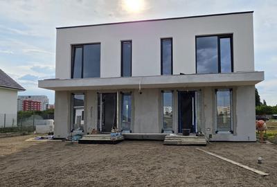 Casă cu 4 camere în UTA