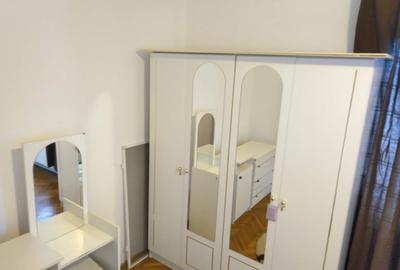 Inchiriez apartament 3 camere zona Cantemir , persoana fizica - 15