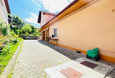 Casă individuală cu 5 camere în Schei