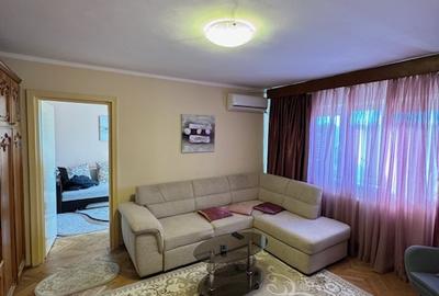 Apartament cu 3 camere semidecomandat, mobilat în Ultracentral