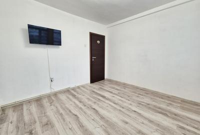 Apartament cu 2 camere semidecomandat, mobilat în Central