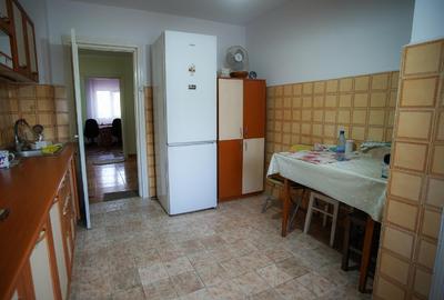 Apartament 4 camere decomandat, Botosani, Bulevardul George Enescu, ultracentral - 7