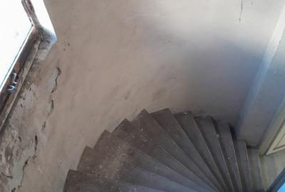 Unirii-Cartierul Evreiesc, singur curte, dubla deschidere, libera - 5