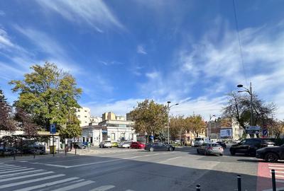 Vedere liberă față și spate.Nu are risc sau urgență seismică.118 mp. - 1