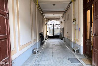 	B-dul Carol I nr. 59, 188 mpu, etaj 3, 6 camere, bloc mic - 4