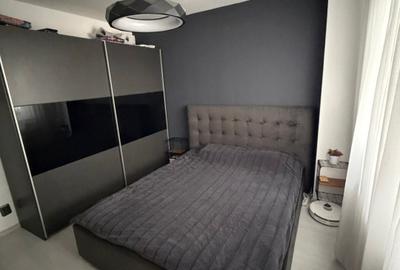 Apartament cu 3 camere semidecomandat, mobilat în Titan