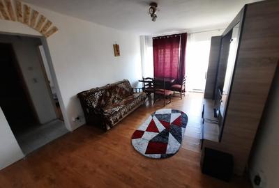 Apartament cu 2 camere, etaj 1, zona Pacurari