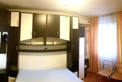 Vanzare Apartament 3 Camere Semidecomandat Berceni-Secuilor - 1