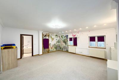 Casă cu 10 camere în Pipera