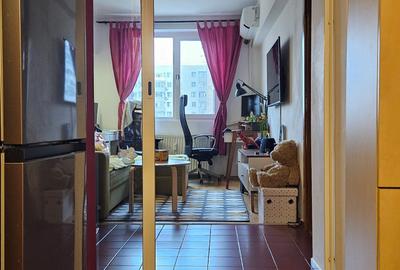 Apartament cu 3 camere decomandat, mobilat în Tineretului