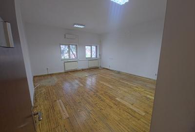 Spațiu ideal activități diverse – 22 mp Faleza Nord Birou - 3