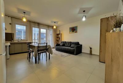 Apartament cu 2 camere decomandat, mobilat în Tractorul