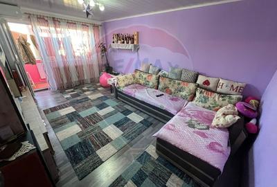 Apartament cu 3 camere - zona Sud - 1