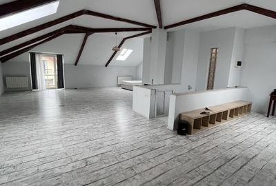 Casă individuală cu 4 camere în Pipera