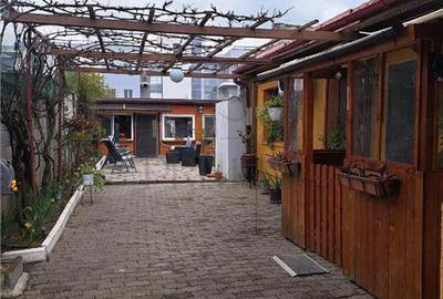 BRAYTIM, CASA INDIVIDUALA CU 2 APARTAMENTE, 3 DORMITOARE, 2 BUCATARII INCHISE - 6