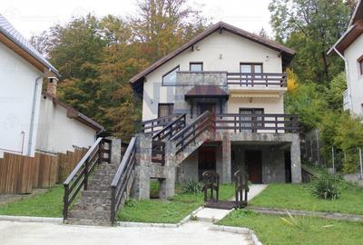 Casă individuală cu 5 camere în Platoul Izvor
