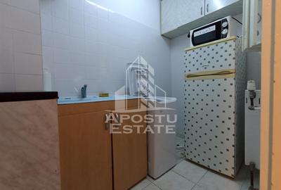 Apartament o camera decomandat zona Take Ionescu - 4