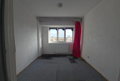 Ultracentral Tomis Mall 3 camere decomandat etaj 3/7 - 4