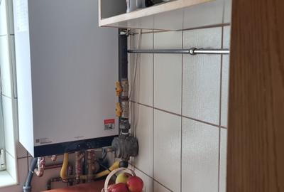 Apart. 4 cam, etaj 10, zona Ostroveni, mobilat, utilat, cu centrala proprie - 11