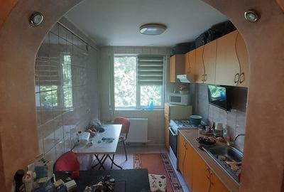 Vanzare apartament 2 camere in Titan, mobilat, utilat- 4min metrou C.Georgian - 5