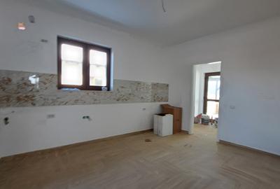 CASA 4 CAMERE CU SUPRAFATA GENEROASA IN  STIL NEOROMANESC - 35