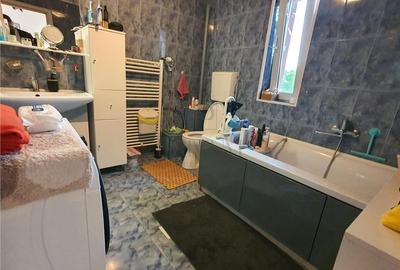 FREIDORF, CASA DECOMANDATA CU 7 CAMERE, 5 DORMITOARE, 3 BAI, BUCATARIE INCHISA S - 8