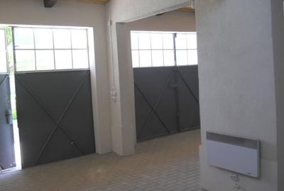 Inchiriez  2 garaje  si  locuri parcare acoperite Tatarani - 5