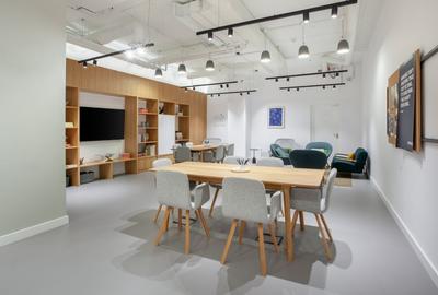 Spațiu de birou frumos proiectat pentru 1 persoană în Spaces Expo - 6