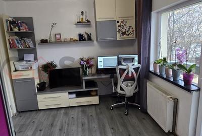 3 camere decomandate, la cheie,etaj intermediar, Piata Zorilor - 6