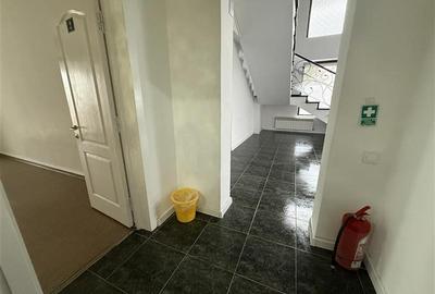 Vila de inchiriat - Ultracentral, Spatiu versatil pentru locuinta, birouri sau a - 13