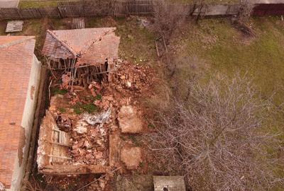 Teren intravilan + Casă bătrânească 944 mp  reconsolidare extindere - 9