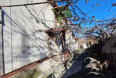 Casă individuală cu 3 camere în Semicentral