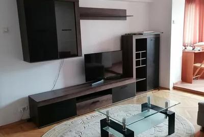 Apartament cu 3 camere semidecomandat, mobilat în Iancului