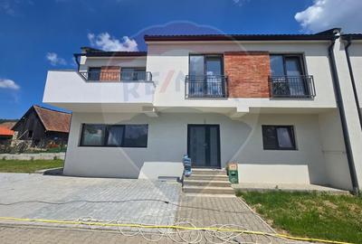 Duplex, 142mp, complex privat, toate utilitatile, asfalt, comision 0 - 3
