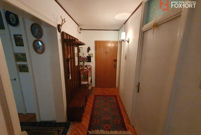 Apartament 3 camere, decomandat, etaj 1, zona Vladeasa - 11
