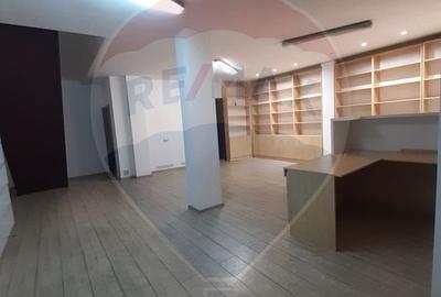 Casă / Vilă cu 4 camere de vânzare în zona Blumana - 4