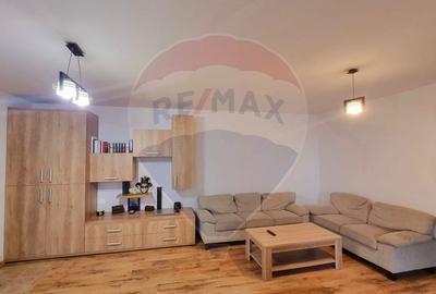 Apartament cu 3 camere decomandat, mobilat în Florești