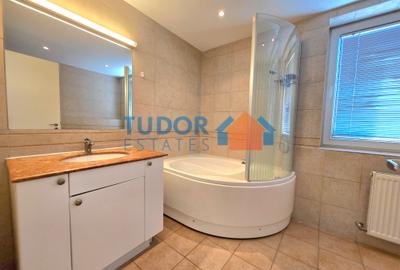 Elegant 2-Bedroom Duplex Apartment with Panoramic Park Views - 17