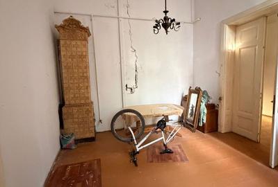 URGENT!, VILA SINGUR CURTE, POZITIE PE COLT, GARAJ, NEGOCIABIL - 8