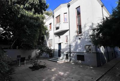 De închiriat: vilă Cotroceni - 12 camere - Louis Pasteur - 1
