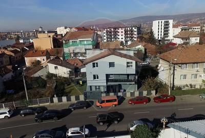 De vanzare - Cladire de birouri zona Parcul Feroviarilor, COMISION 0 - 8