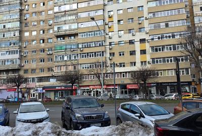 Spatiu stradal, 112 mp, cu vitrina 12 ml–3.000 euro+TVA - 1