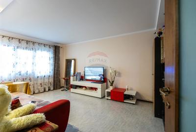 Apartament cu 3 camere decomandate , strada Letea