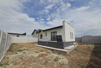 Casa parter- 3 camere- pod- beci- 600m de autobuz,scoala - 7