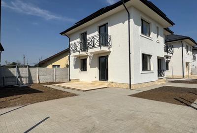 Casă individuală cu 4 camere în Tunari